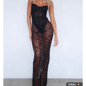 In The Atmosphere Lace Dress
Black